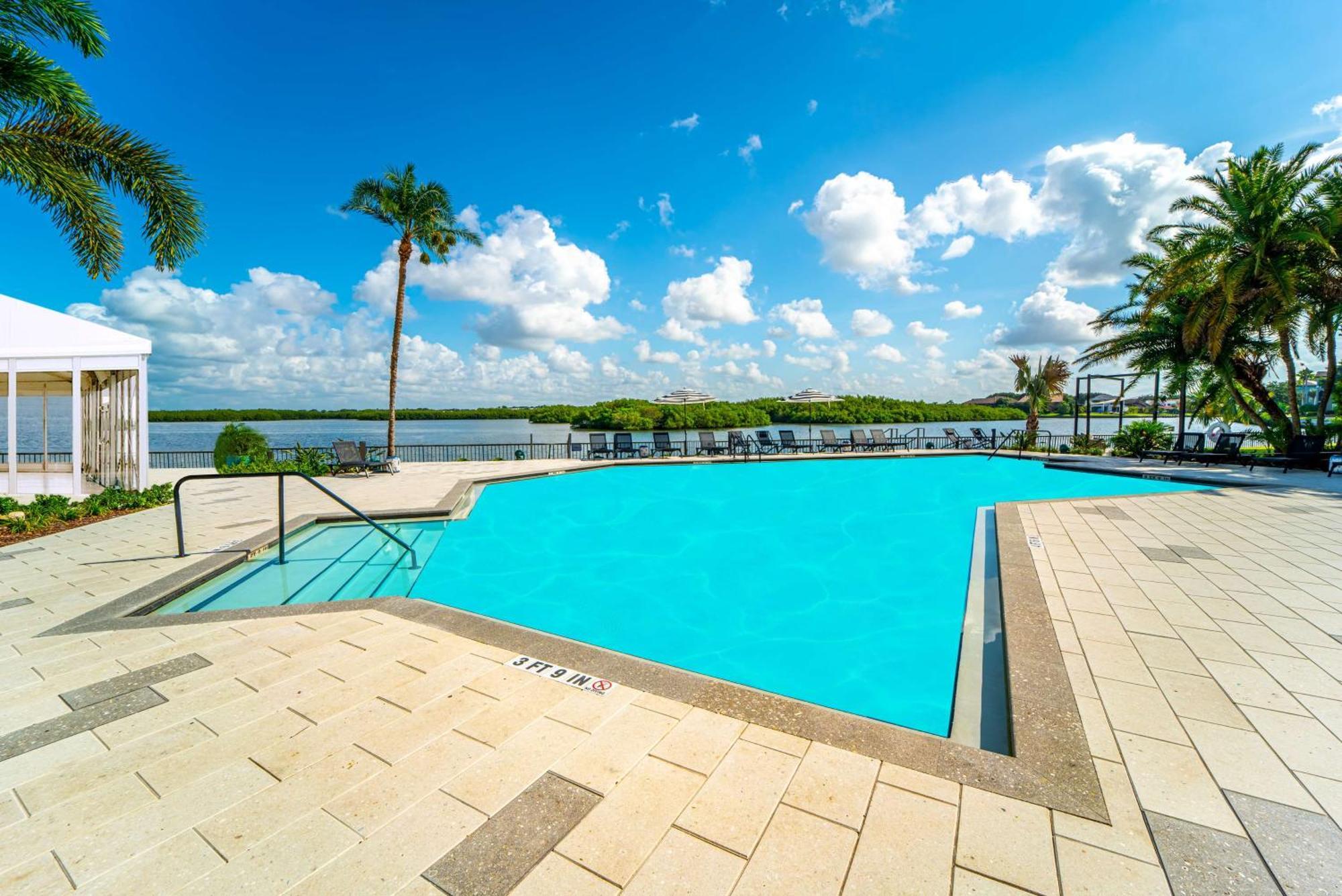 Doubletree By Hilton Tampa Rocky Point Waterfront Hotell Eksteriør bilde