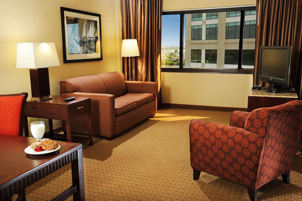 Doubletree By Hilton Tampa Rocky Point Waterfront Hotell Rom bilde